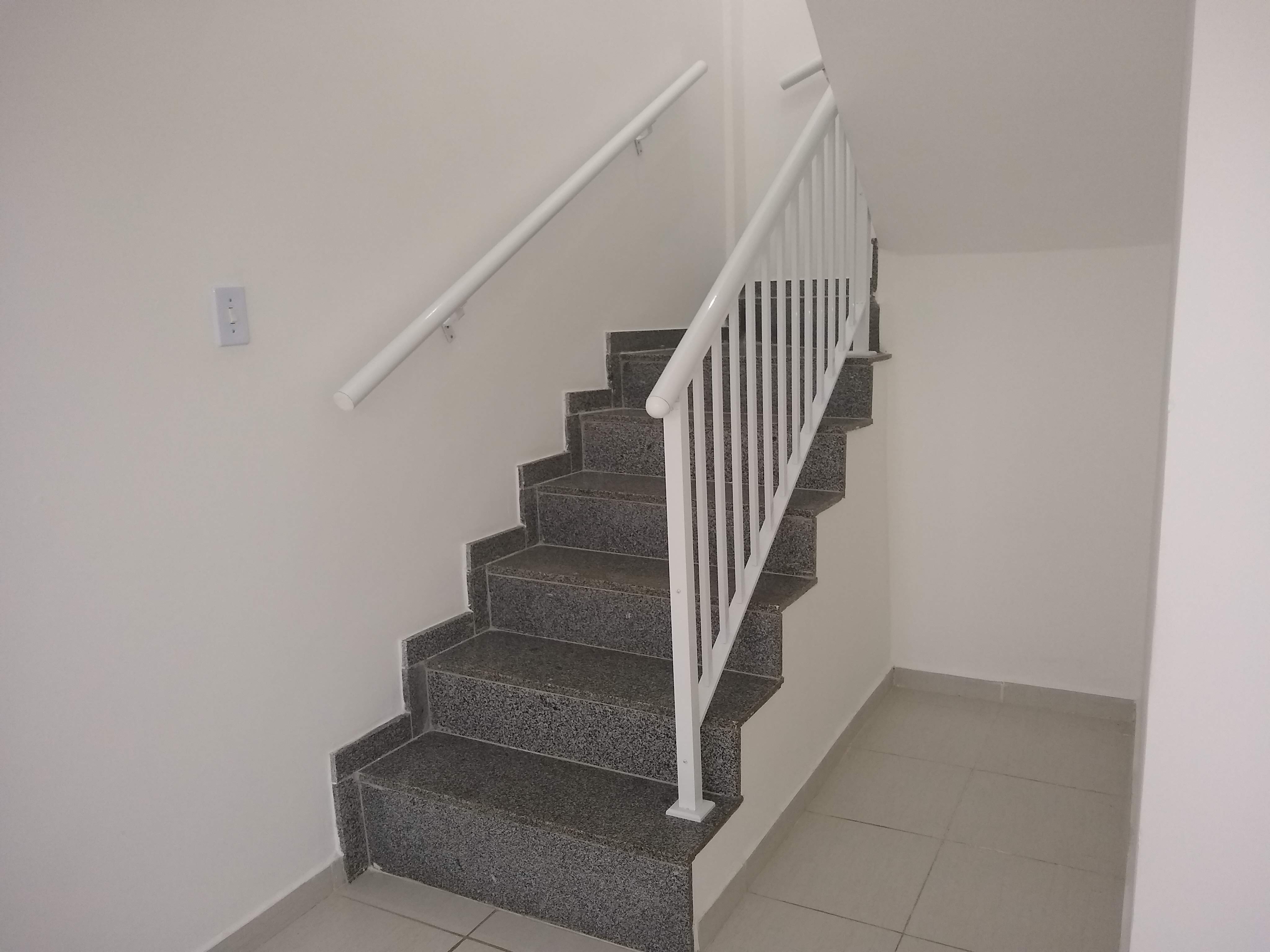 Imagem Casa de Condomínio com 1 Quarto para Alugar, 55 m²em Freguesia (Ilha do Governador) - Rio de Janeiro Imagem Casa de Condomínio com 1 Quarto para Alugar, 55 m²em Freguesia (Ilha do Governador) - Rio de Janeiro