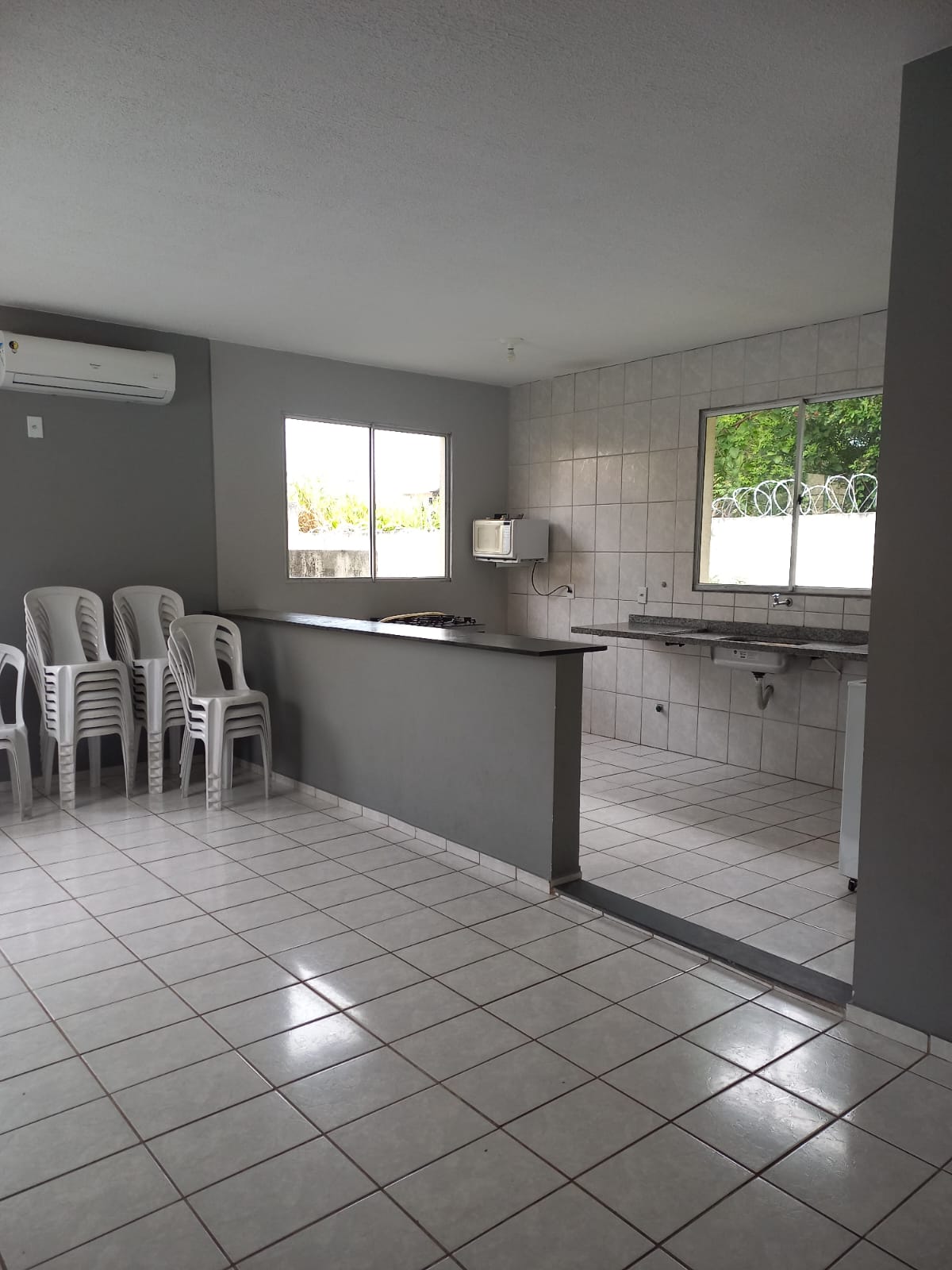 Imagem Apartamento com 2 Quartos à Venda, 45 m² em Inhoaíba - Rio de Janeiro