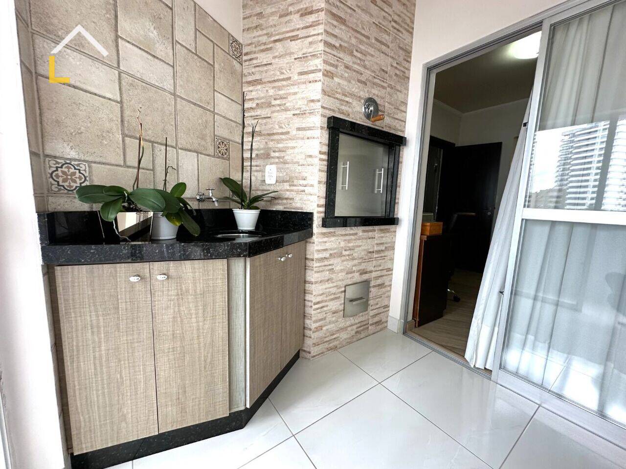 Imagem Apartamento com 3 Quartos à Venda, 129 m²em CENTRO - Joinville Imagem Apartamento com 3 Quartos à Venda, 129 m²em CENTRO - Joinville