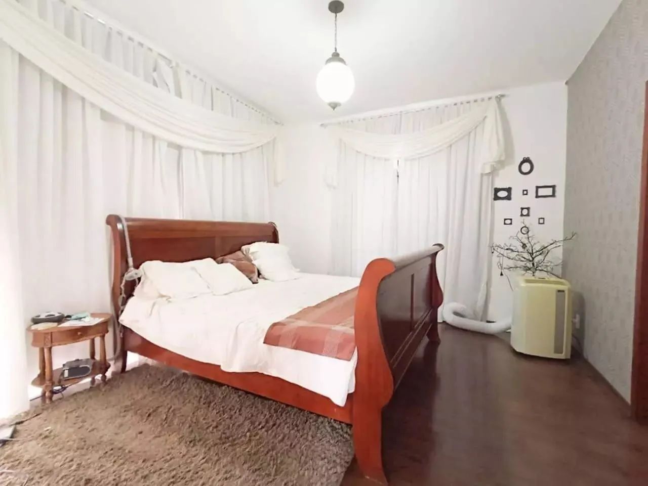 Imagem Casa com 5 Quartos à Venda, 300 m² em São Pedro - Juiz de Fora Imagem Casa com 5 Quartos à Venda, 300 m² em São Pedro - Juiz de Fora