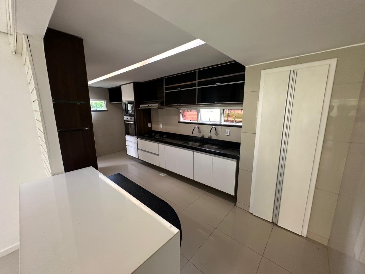Imagem Casa de Condomínio com 4 Quartos à Venda, 353 m²em Pires Façanha - Eusébio