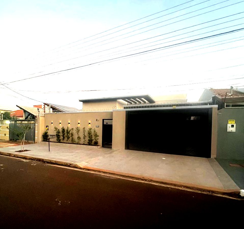 Casa com 3 Quartos à Venda, 200 m² em Parque Residencial Rita Vieira - Campo Grande