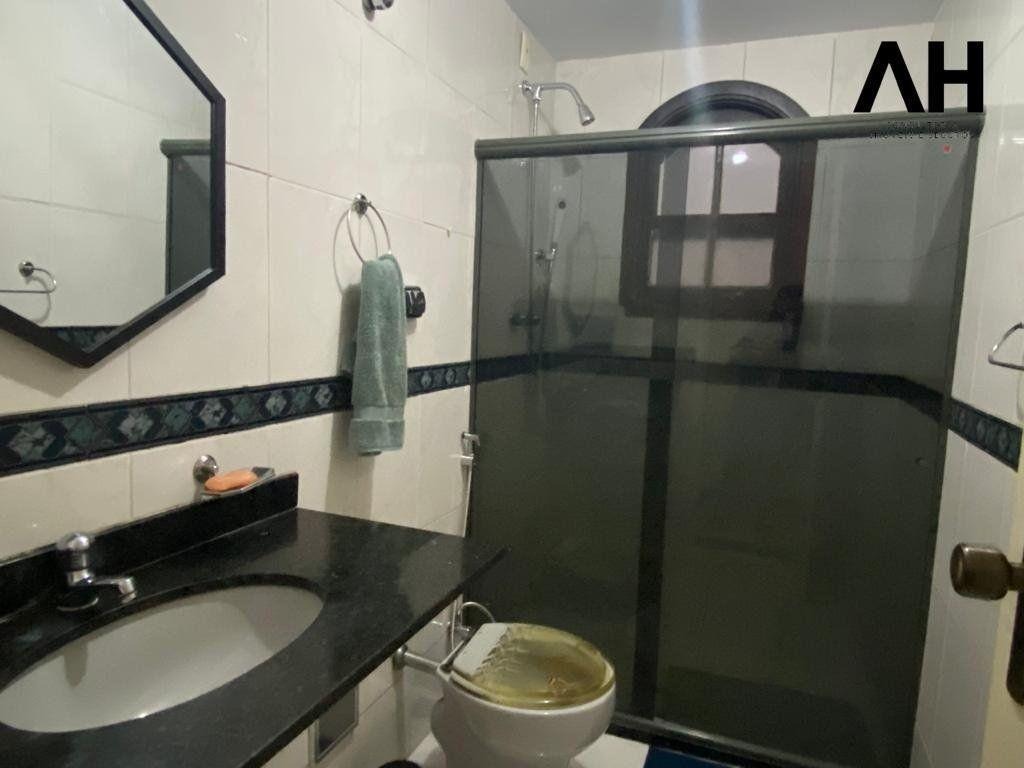 Imagem Casa com 3 Quartos à Venda, 360 m²em Piratininga - Niterói Imagem Casa com 3 Quartos à Venda, 360 m²em Piratininga - Niterói
