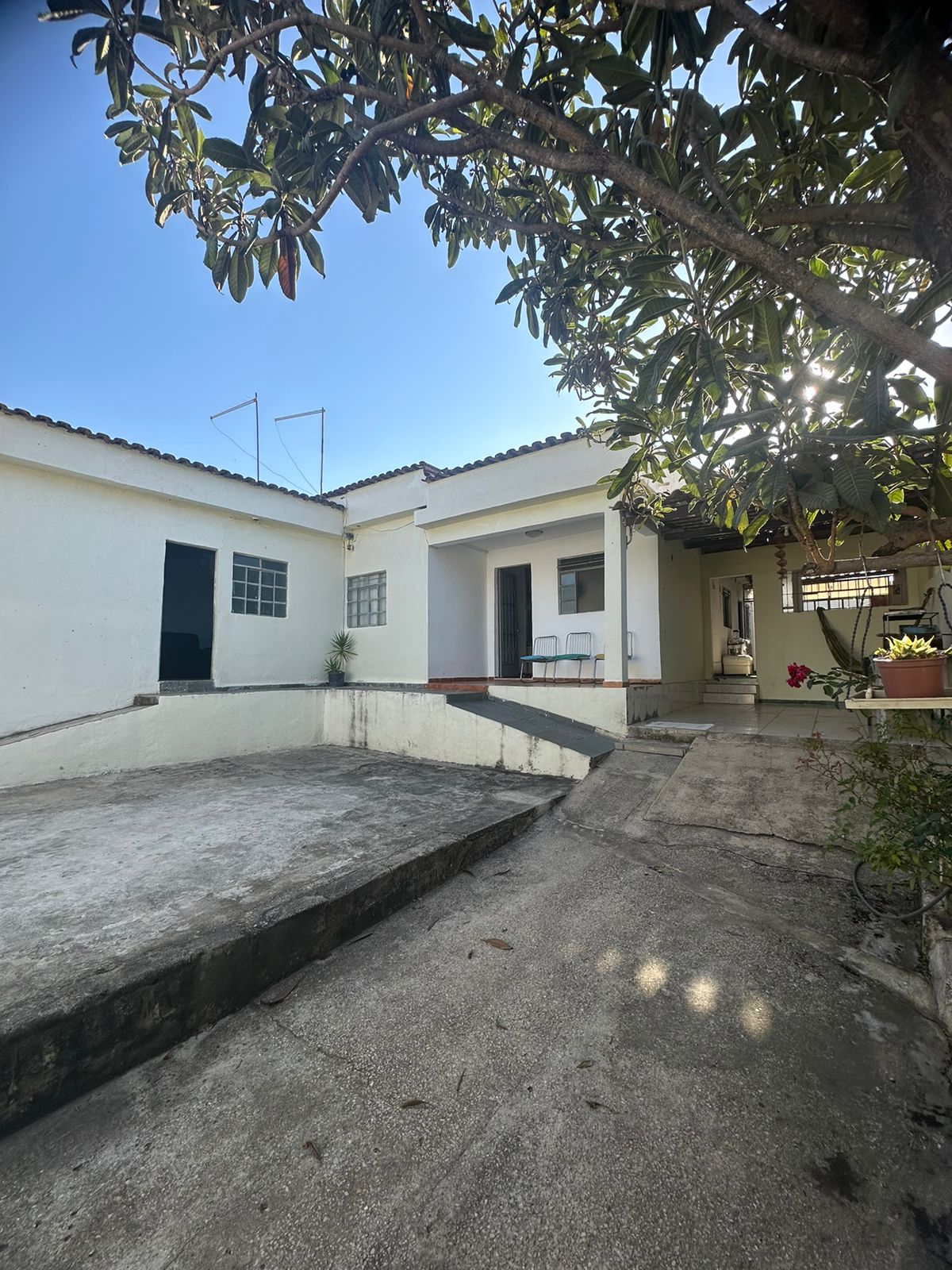 Imagem Casa com 3 Quartos à Venda, 360 m²em Veneza - Ribeirão das Neves