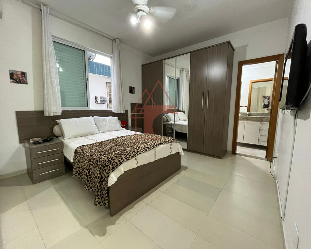 Imagem Sobrado com 3 Quartos à Venda, 151 m²em Embaré - Santos