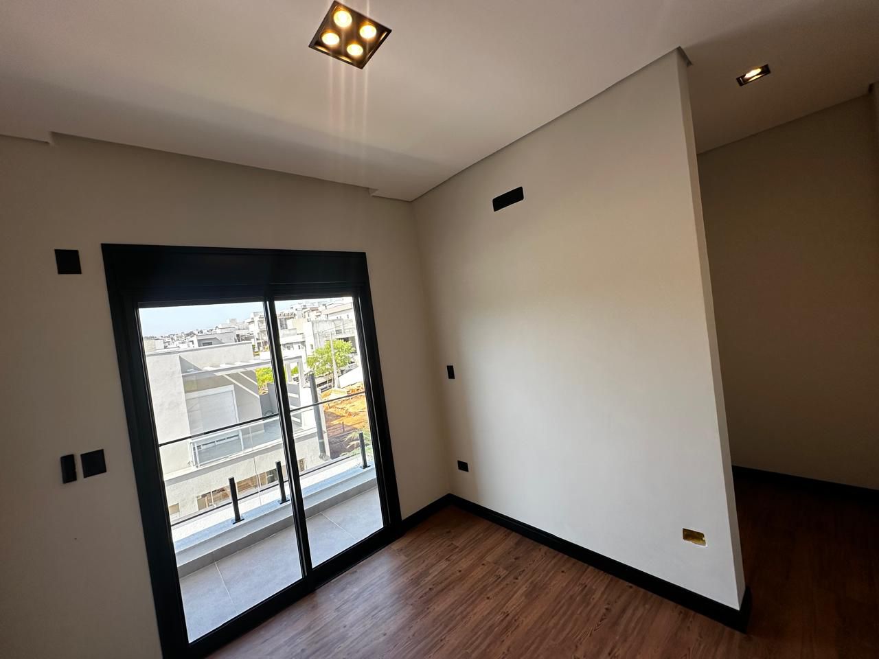 Imagem Casa de Condomínio com 4 Quartos à Venda, 234 m²em Cézar de Souza - Mogi das Cruzes Imagem Casa de Condomínio com 4 Quartos à Venda, 234 m²em Cézar de Souza - Mogi das Cruzes