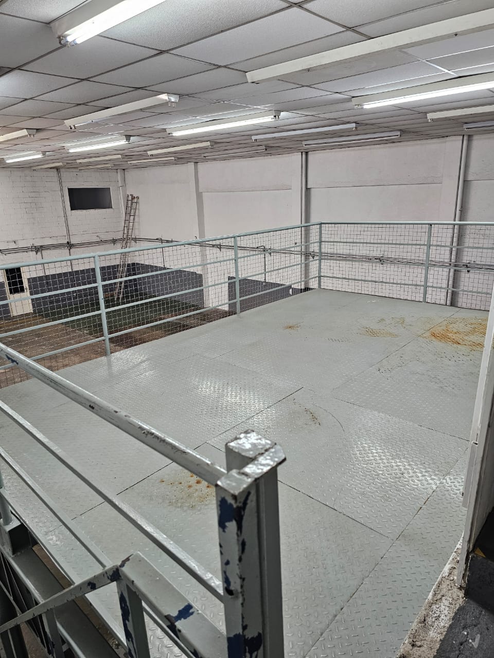 Imagem Galpão para Alugar, 600 m² em Vila Anastácio - São Paulo Imagem Galpão para Alugar, 600 m² em Vila Anastácio - São Paulo