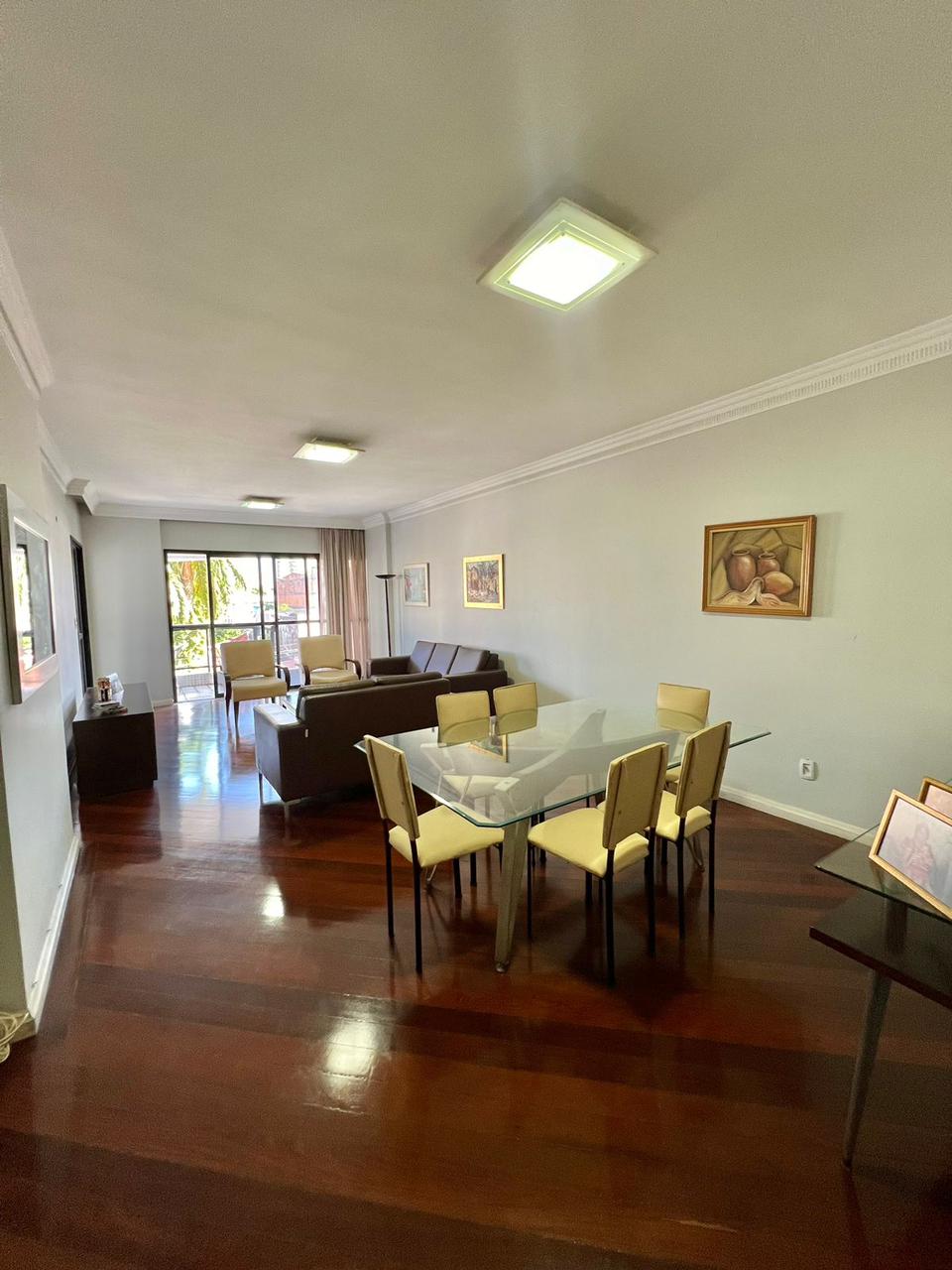 Imagem Apartamento com 4 Quartos à Venda, 185 m²em São Brás - Belém Imagem Apartamento com 4 Quartos à Venda, 185 m²em São Brás - Belém