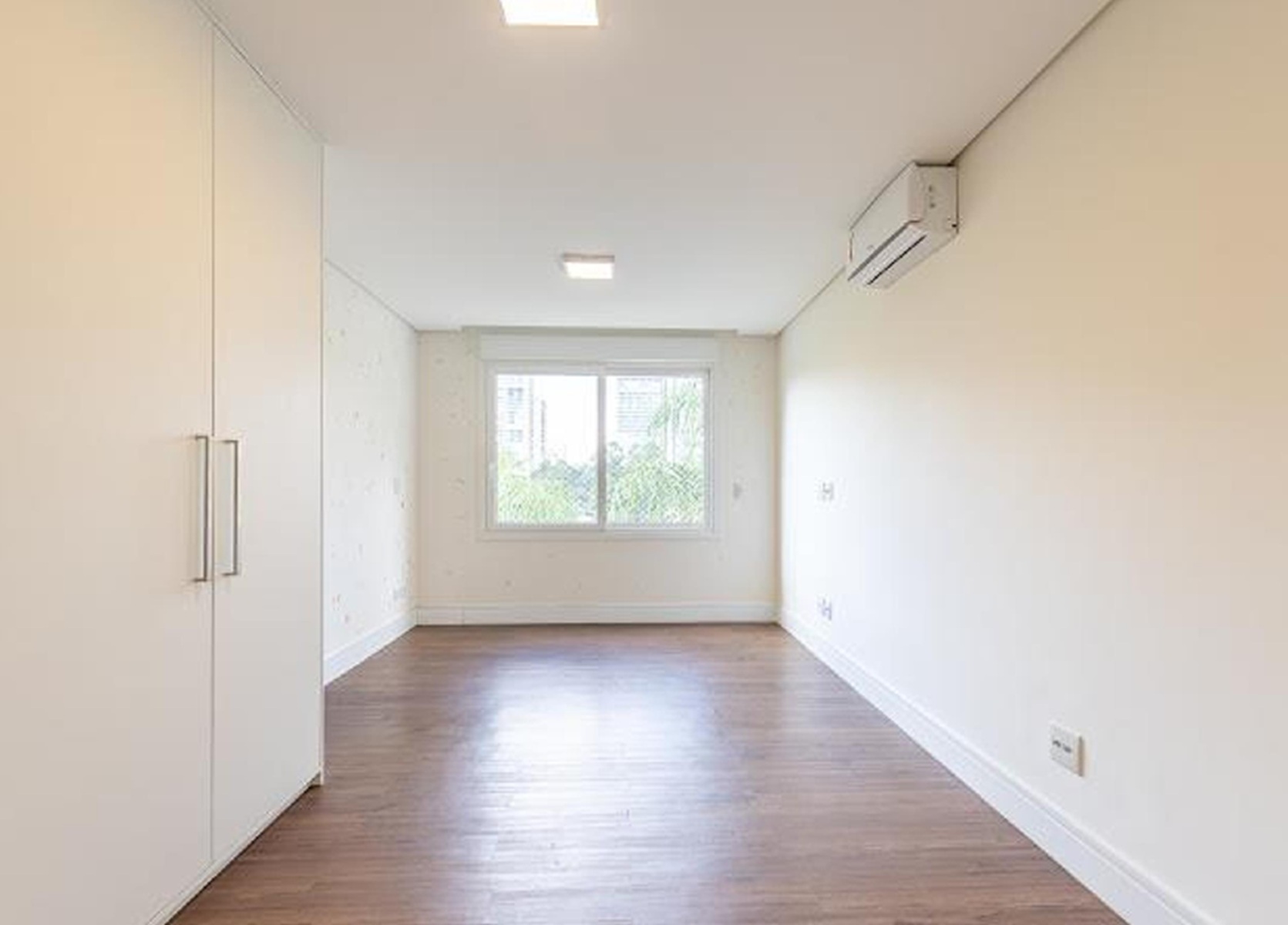Imagem Casa de Condomínio com 4 Quartos à Venda, 680 m² em Parque Colonial - São Paulo