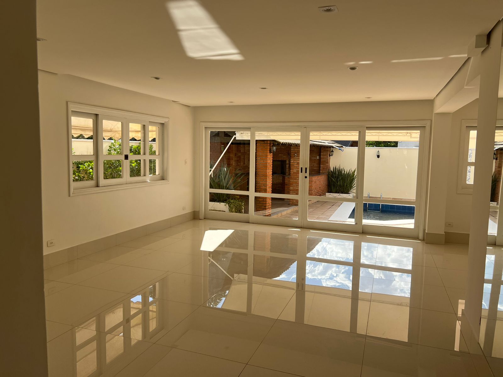 Imagem Casa de Condomínio com 4 Quartos à Venda ou Locação, 370 m²em Alphaville - Santana de Parnaíba Imagem Casa de Condomínio com 4 Quartos à Venda ou Locação, 370 m²em Alphaville - Santana de Parnaíba