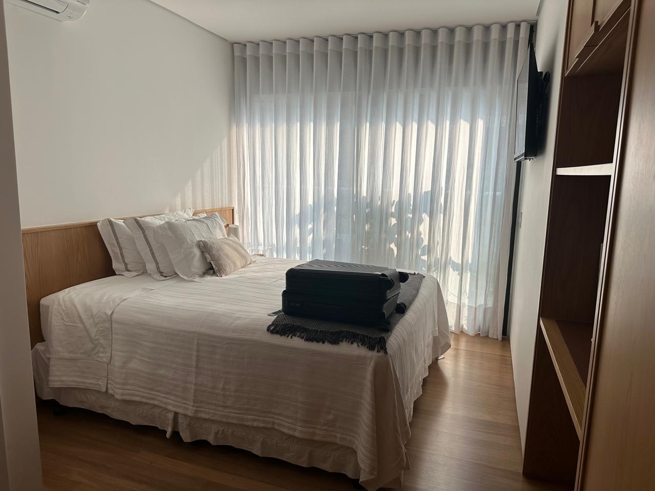 Imagem Apartamento com 3 Quartos à Venda, 176 m²em Cerqueira César - São Paulo