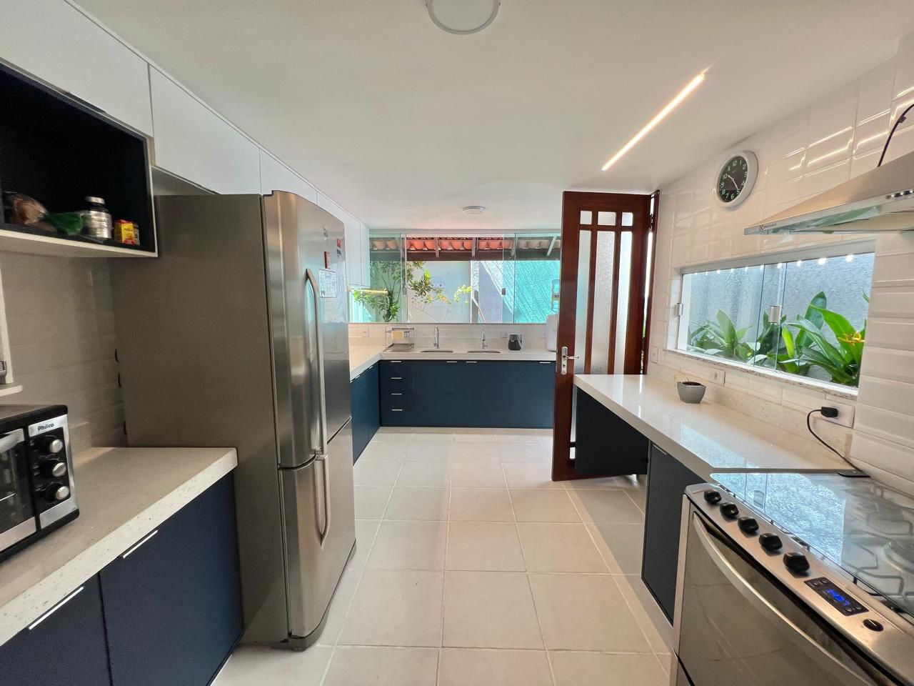 Imagem Casa com 3 Quartos à Venda, 320 m²em Curió-Utinga - Belém