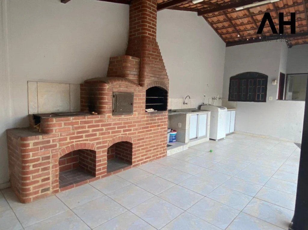 Imagem Casa com 3 Quartos à Venda, 360 m²em Piratininga - Niterói Imagem Casa com 3 Quartos à Venda, 360 m²em Piratininga - Niterói