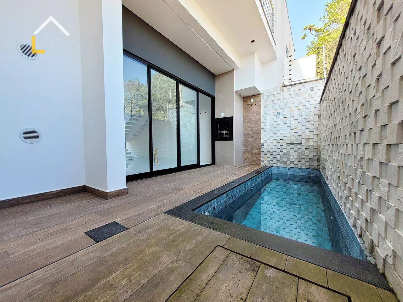 Imagem Sobrado com 3 Quartos à Venda, 160 m²em Saguaçu - Joinville