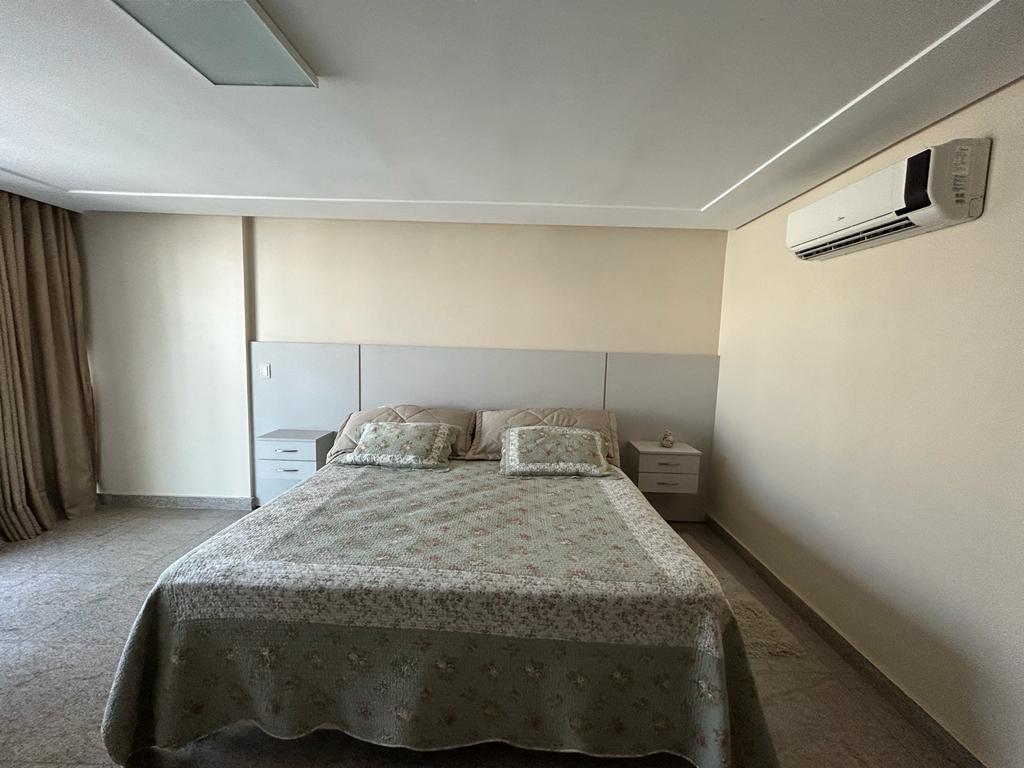 Imagem Apartamento com 4 Quartos à Venda, 216 m²em Setor Bueno - Goiânia Imagem Apartamento com 4 Quartos à Venda, 216 m²em Setor Bueno - Goiânia