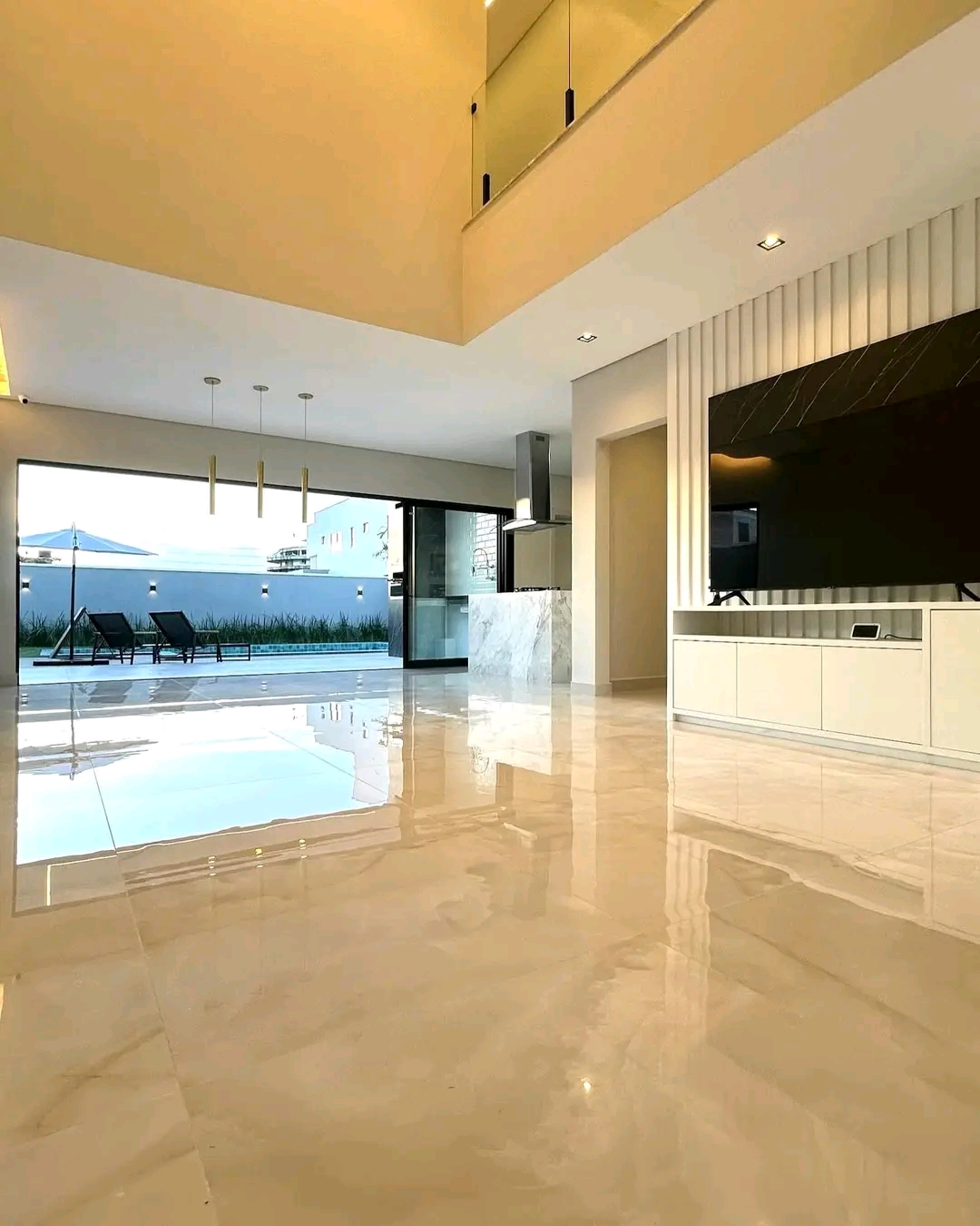 Imagem Casa de Condomínio com 4 Quartos à Venda, 240 m²em Alphaville  - Eusebio 