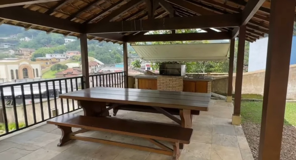 Imagem Casa com 4 Quartos à Venda, 441 m² em Castelanea - Petrópolis Imagem Casa com 4 Quartos à Venda, 441 m² em Castelanea - Petrópolis