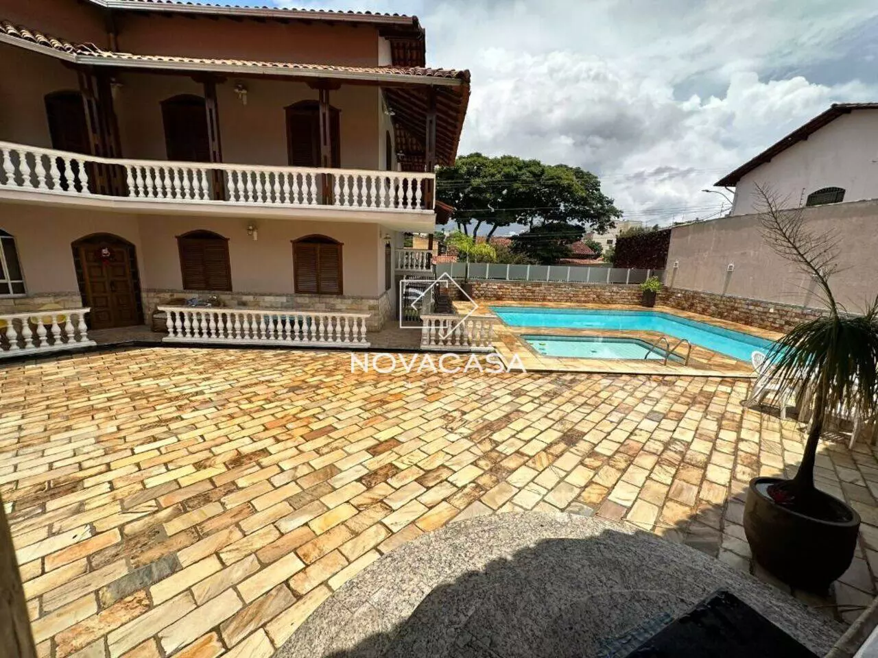 Imagem Casa com 5 Quartos à Venda, 625 m² em Santa Branca - Belo Horizonte Imagem Casa com 5 Quartos à Venda, 625 m² em Santa Branca - Belo Horizonte