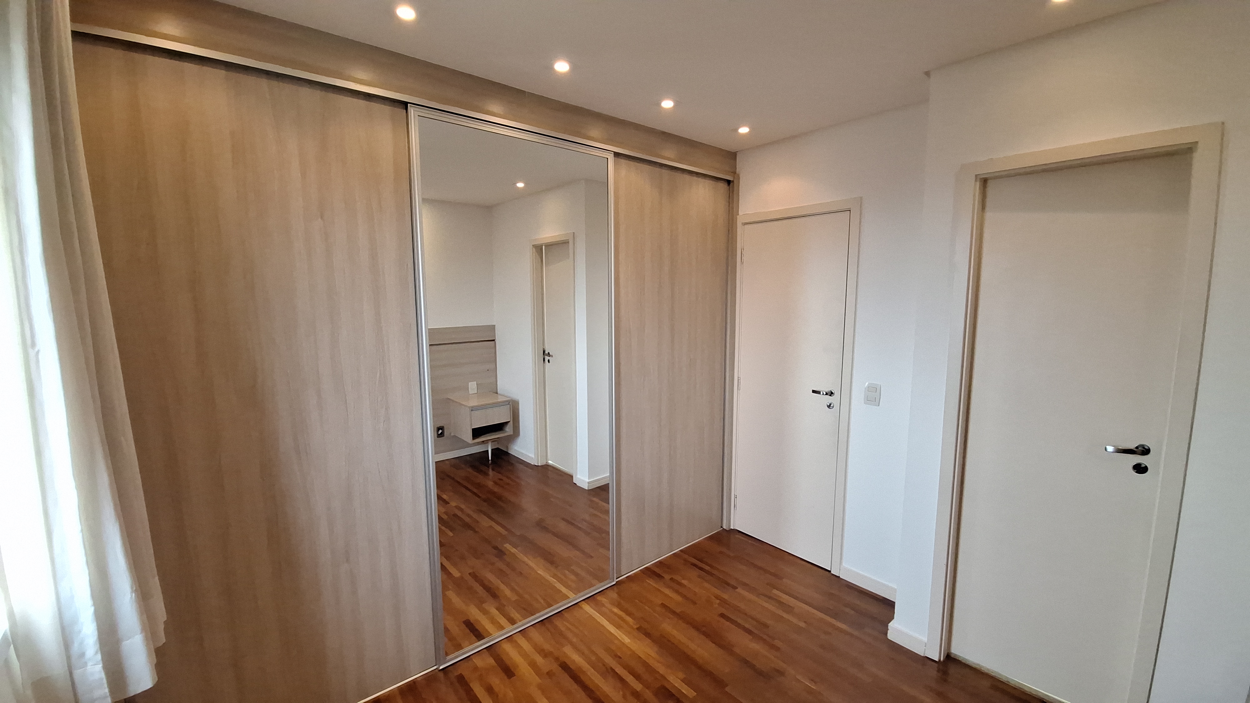 Imagem Apartamento com 3 Quartos à Venda, 85 m²em Jardim Tupanci - Barueri Imagem Apartamento com 3 Quartos à Venda, 85 m²em Jardim Tupanci - Barueri