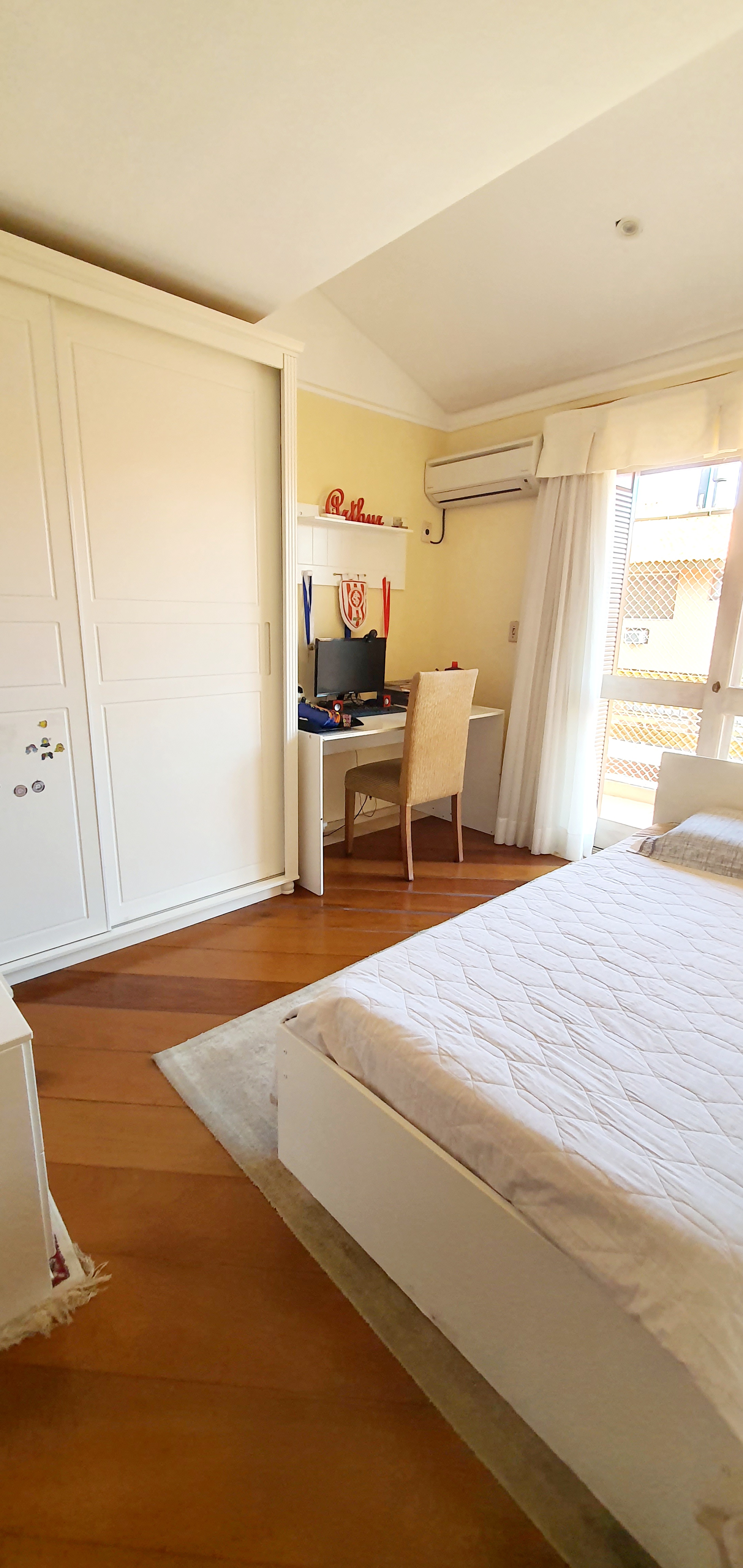 Imagem Casa de Condomínio com 3 Quartos à Venda, 340 m²em Menino Deus - Porto Alegre