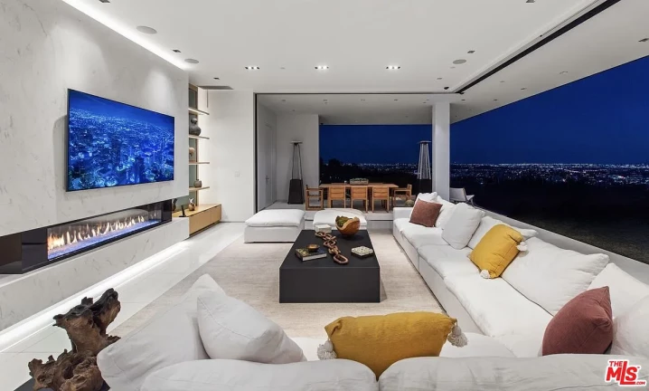 Imagem Casa de Condomínio com 6 Quartos à Venda, 933 m²em Alphaville Residencial Um - Barueri