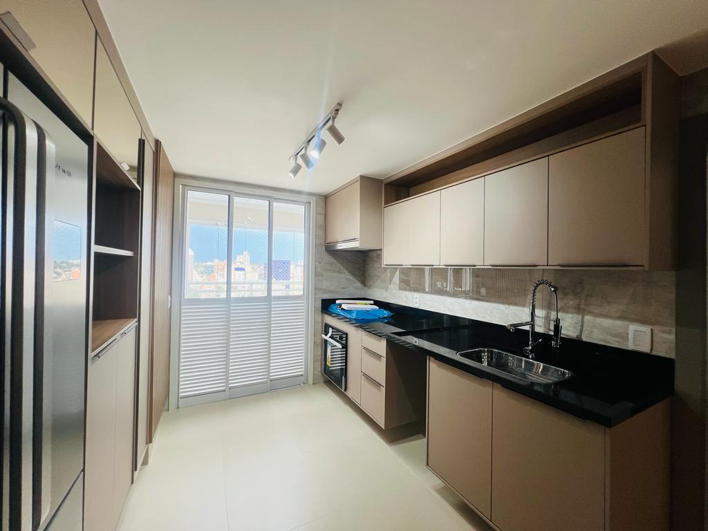Imagem Apartamento com 3 Quartos à Venda, 181 m²em Cambuí - Campinas