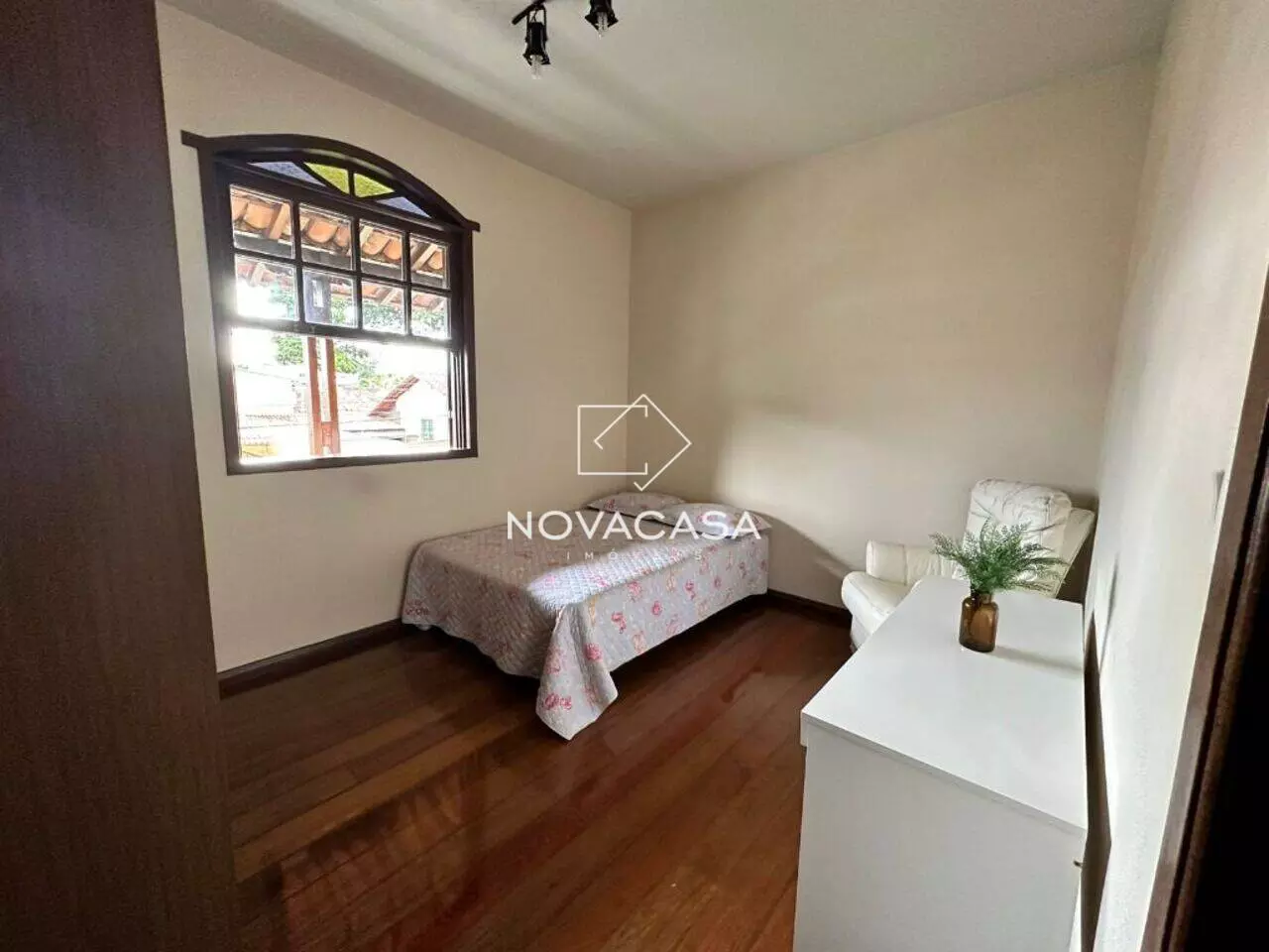 Imagem Casa com 5 Quartos à Venda, 625 m² em Santa Branca - Belo Horizonte Imagem Casa com 5 Quartos à Venda, 625 m² em Santa Branca - Belo Horizonte