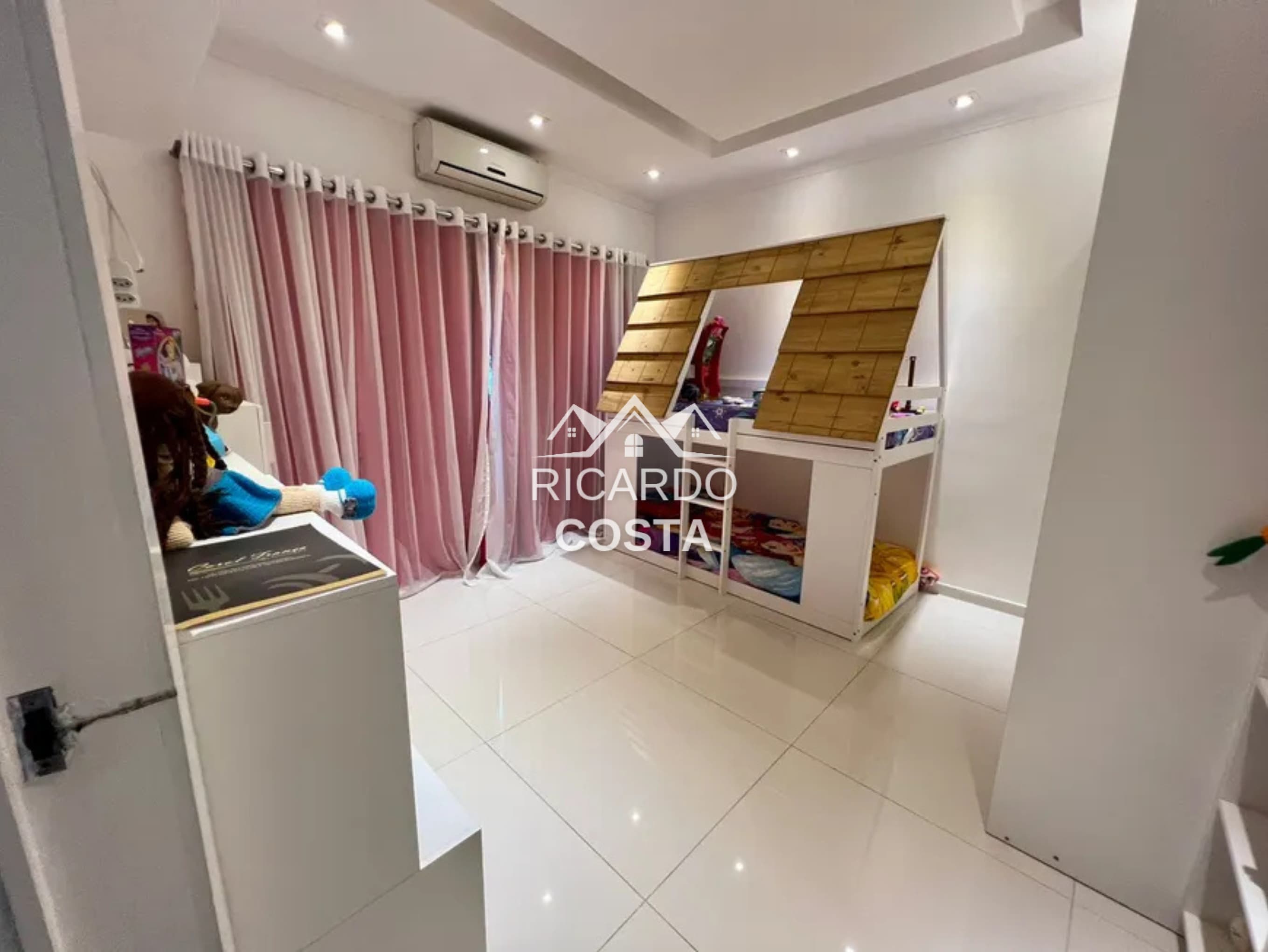 Imagem Casa de Condomínio com 3 Quartos à Venda ou Locação, 310 m² em Jacarepaguá - Rio de Janeiro
