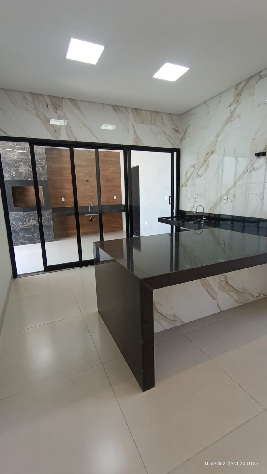 Imagem Casa com 3 Quartos à Venda, 170 m²em Aclimação - Uberlândia