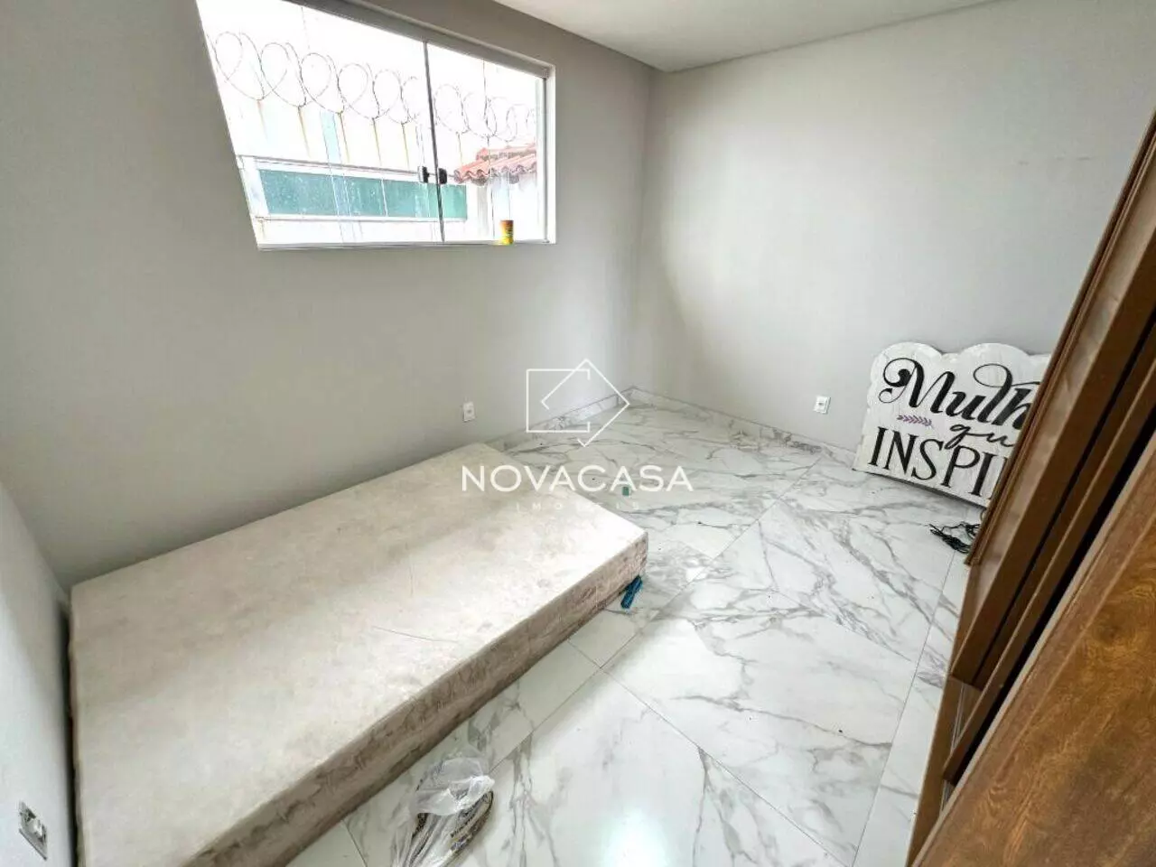 Imagem Casa com 5 Quartos à Venda, 250 m² em Rio Branco - Belo Horizonte