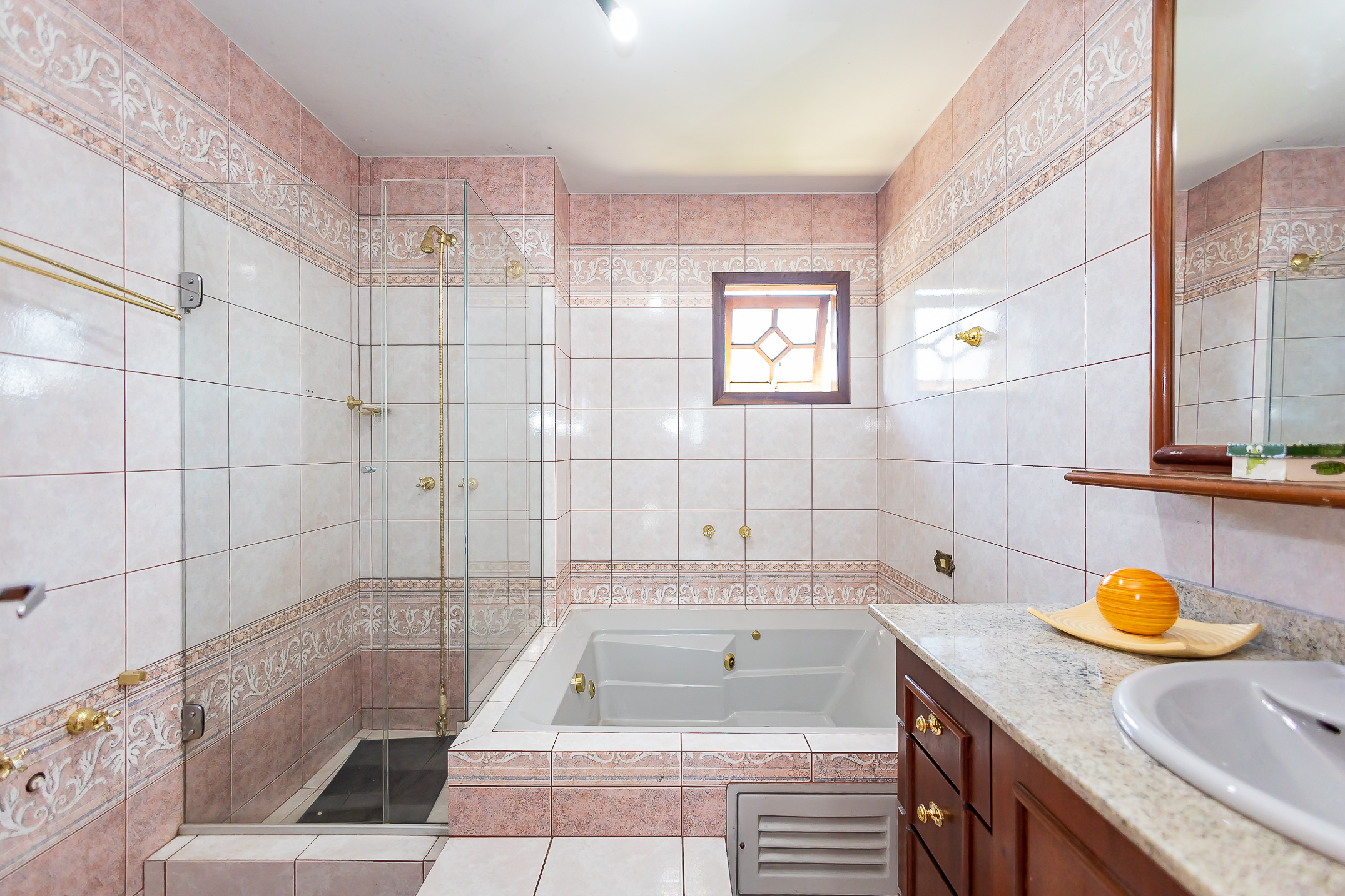 Imagem Casa com 3 Quartos à Venda, 209 m²em Campina do Siqueira - Curitiba