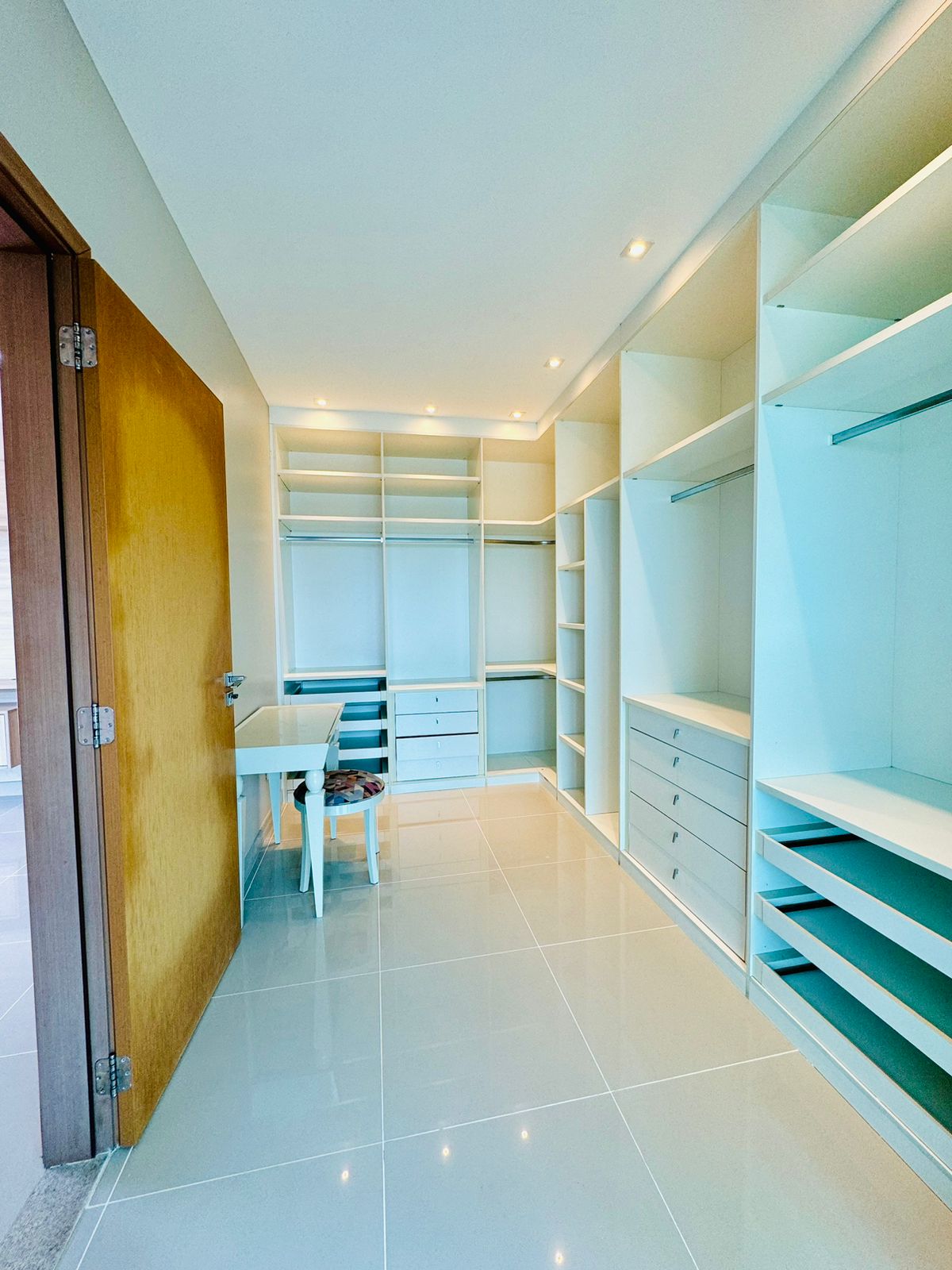 Imagem Apartamento com 3 Quartos à Venda, 166 m²em Umarizal - Belém