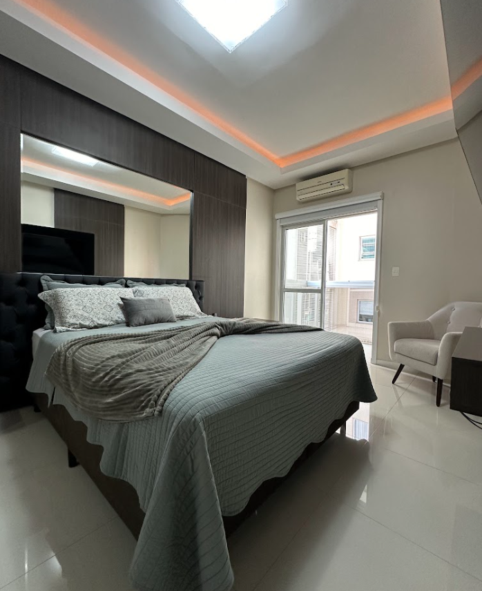Imagem Apartamento com 4 Quartos à Venda, 237 m²em Meia Praia - Itapema