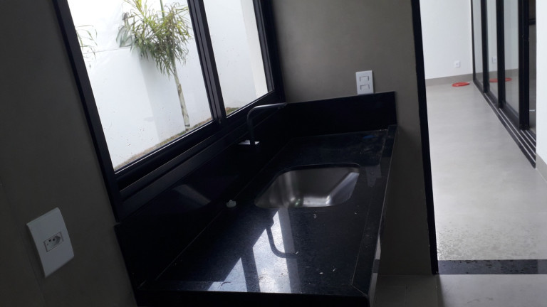 Imagem Casa com 3 Quartos à Venda,  em Aclimação - Uberlândia