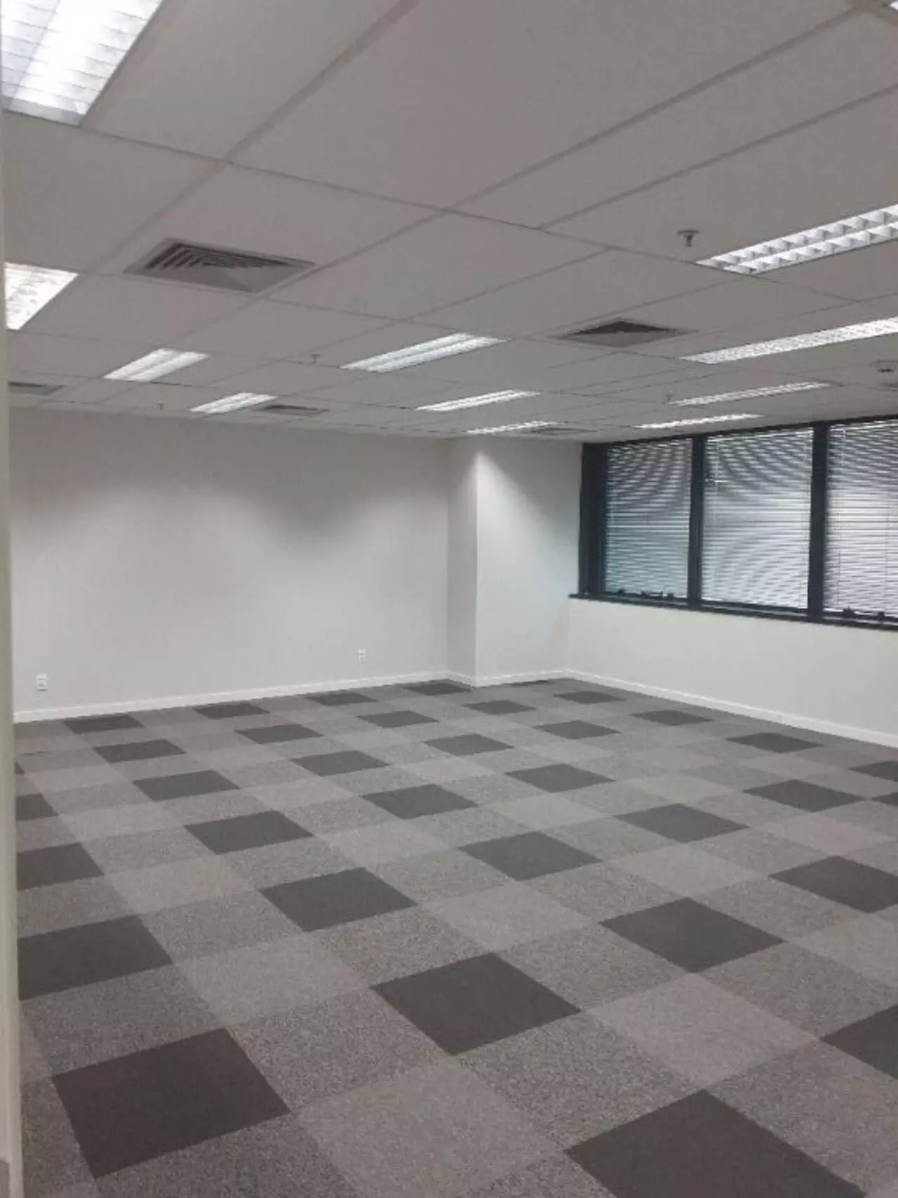 Imagem Sala Comercial à Venda ou Locação, 775 m² em Pinheiros - São Paulo