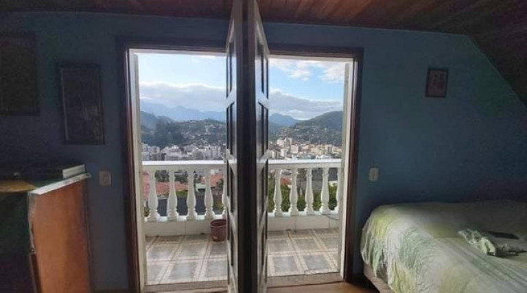 Imagem Casa com 3 Quartos à Venda, 242 m²em Fazendinha - Teresópolis
