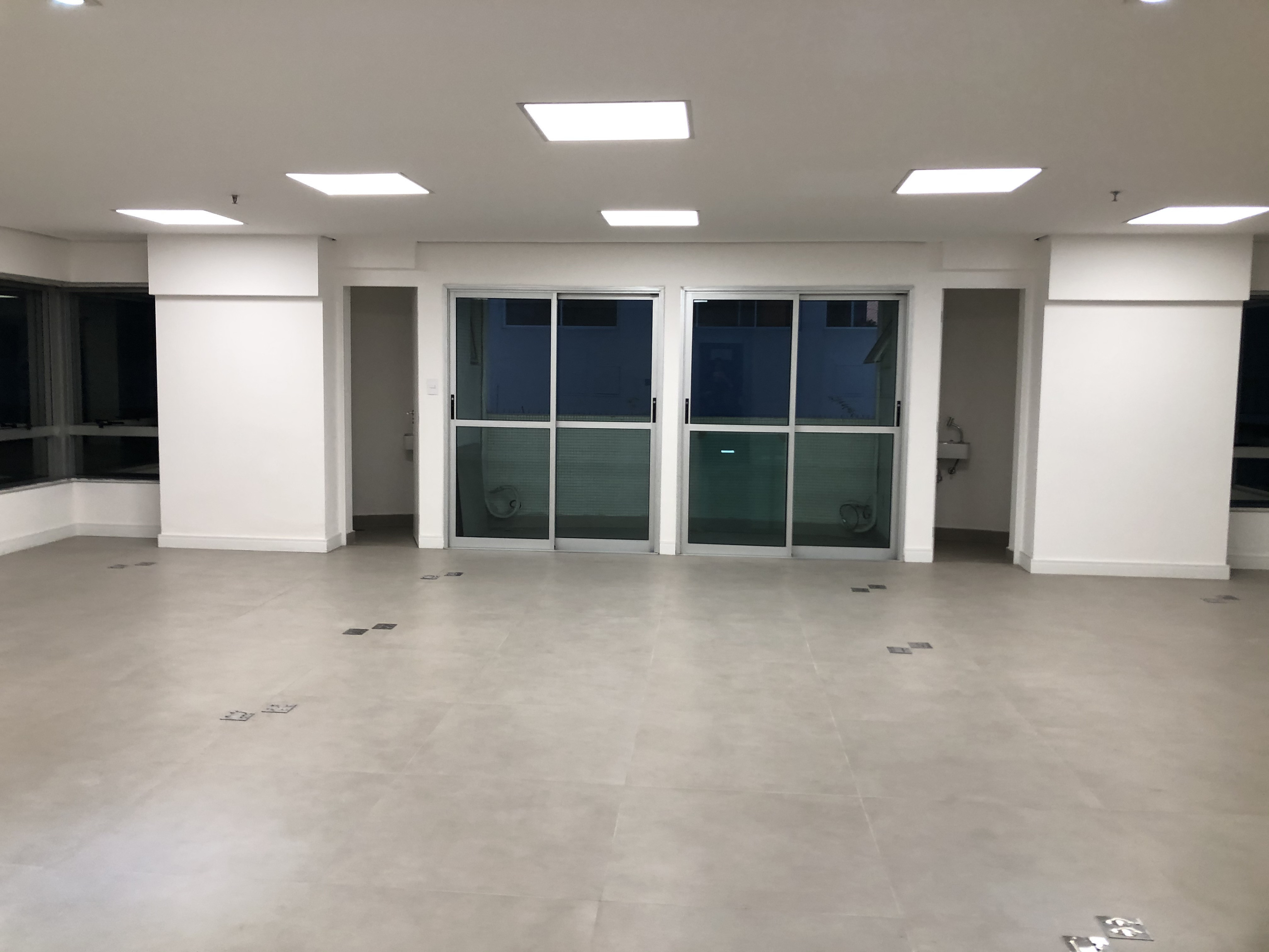Sala Comercial à Venda ou Locação, 96 m² em Consolação - São Paulo