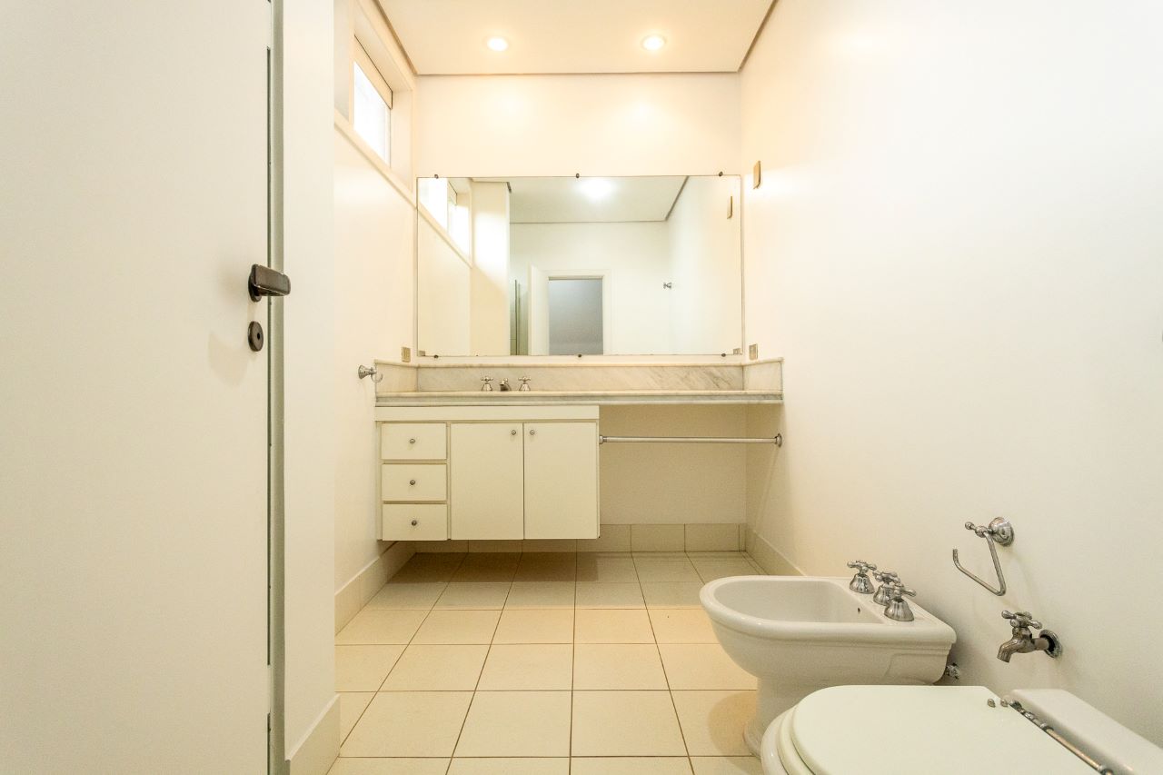 Imagem Casa de Condomínio com 4 Quartos à Venda ou Locação, 750 m² em Tamboré - Santana de Parnaíba