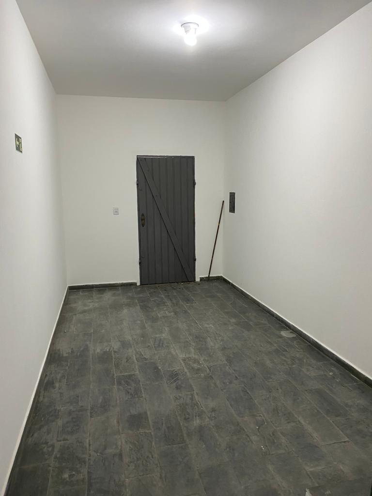 Imagem Galpão para Alugar, 1.300 m² em Jardim Henriqueta - Taboão da Serra Imagem Galpão para Alugar, 1.300 m² em Jardim Henriqueta - Taboão da Serra