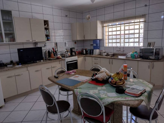 Imagem Casa com 3 Quartos à Venda, 300 m² em São Luiz - Criciúma