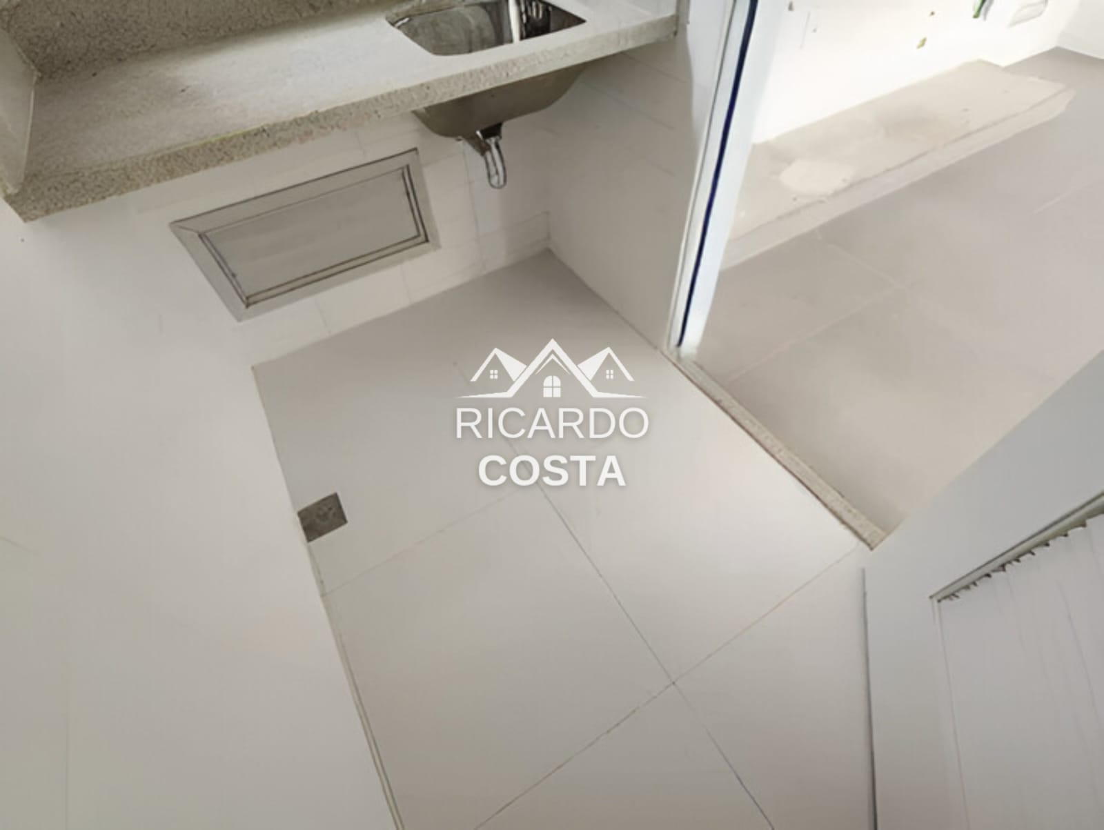 Imagem Cobertura com 2 Quartos à Venda ou Locação, 190 m² em Humaitá - Rio de Janeiro