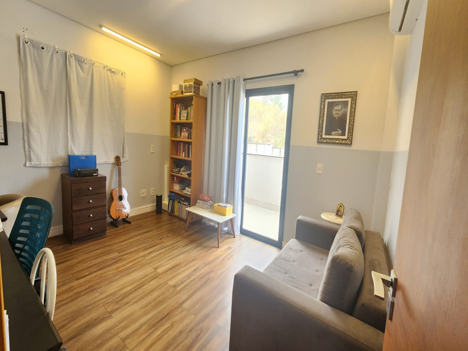 Imagem Casa de Condomínio com 4 Quartos à Venda, 252 m²em Jardim Novo Mundo - Jundiaí Imagem Casa de Condomínio com 4 Quartos à Venda, 252 m²em Jardim Novo Mundo - Jundiaí