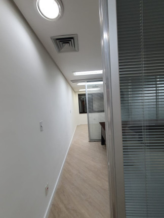 Sala Comercial à Venda ou Locação,  em Cidade Monções - São Paulo