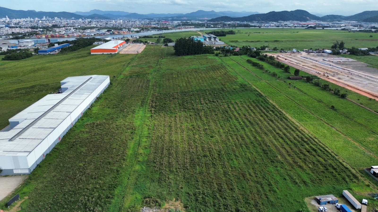 Imagem Terreno à Venda, 171.000 m² em São Paulo - Navegantes Imagem Terreno à Venda, 171.000 m² em São Paulo - Navegantes