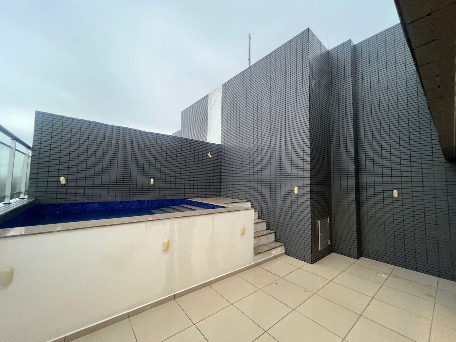 Imagem Cobertura com 3 Quartos à Venda ou Locação, 133 m²em Val-de-Cães - Belém