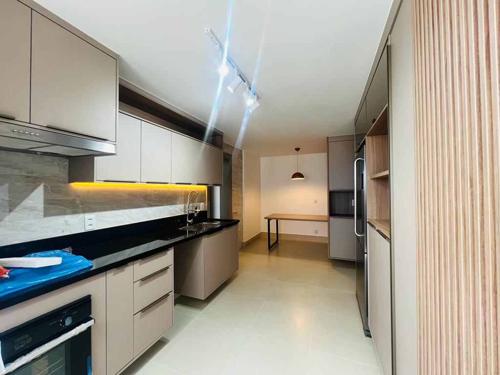 Imagem Apartamento com 3 Quartos à Venda, 181 m²em Cambuí - Campinas
