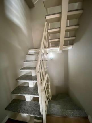 Imagem Sobrado com 4 Quartos à Venda,  em Cajuru - Curitiba