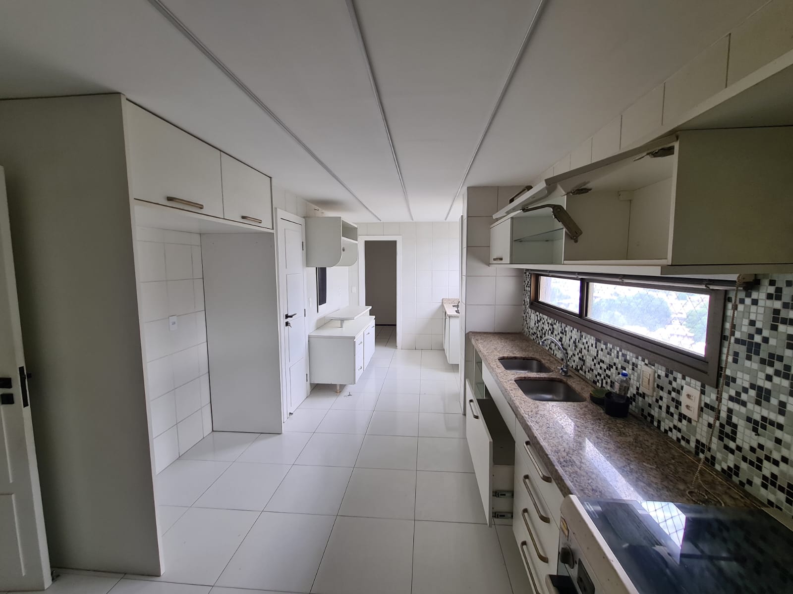 Imagem Apartamento com 4 Quartos à Venda, 240 m²em Aleixo - Manaus Imagem Apartamento com 4 Quartos à Venda, 240 m²em Aleixo - Manaus