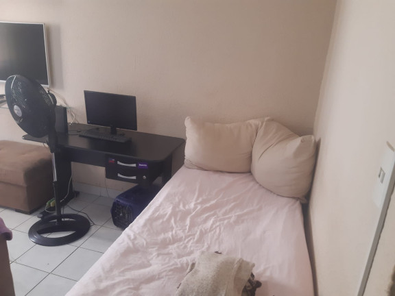 Imagem Kitnet com 1 Quarto à Venda,  em Aclimação - São Paulo