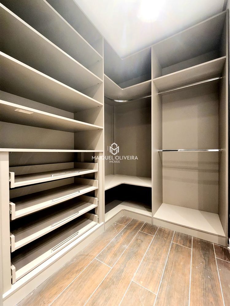 Imagem Casa de Condomínio com 3 Quartos para Alugar, 300 m²em Tomazetti - Santa Maria Imagem Casa de Condomínio com 3 Quartos para Alugar, 300 m²em Tomazetti - Santa Maria